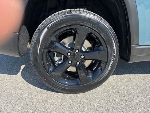 New 2026 Jeep Grand Cherokee L Limited AWD/4WD image 12
