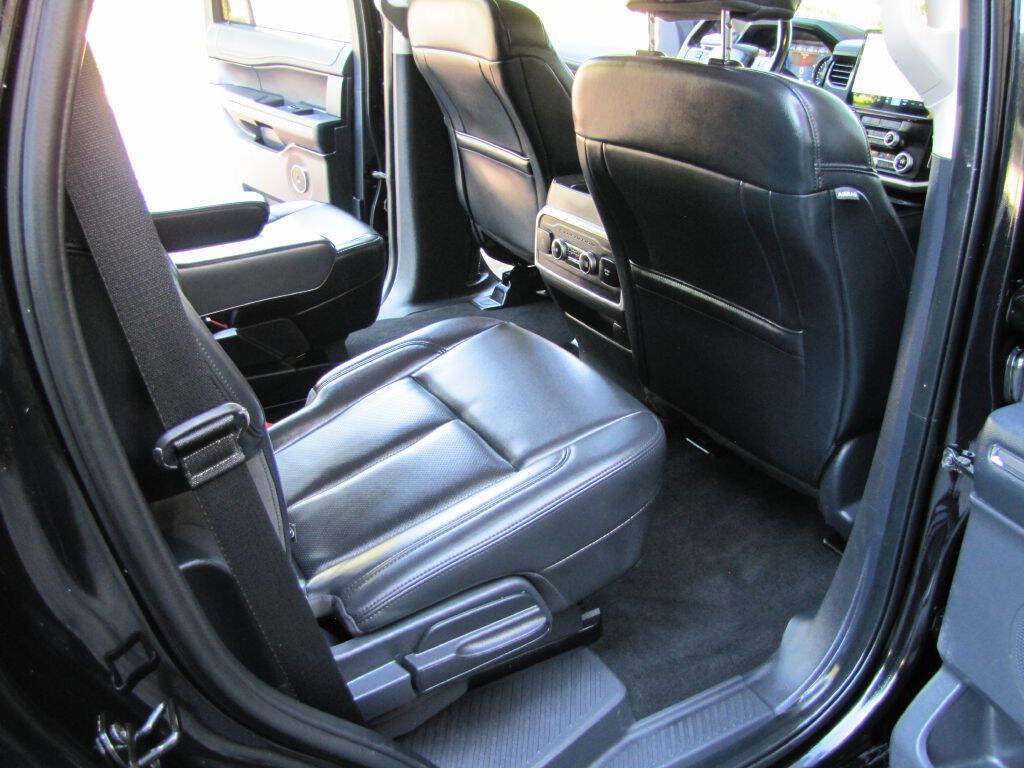 Used 2024 Ford Expedition XLT RWD image 18