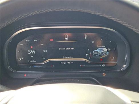 Used 2024 GMC Yukon XL SLE image 11