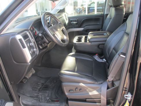 Used 2017 Chevrolet Silverado 1500 LT w/ All Star Edition AWD/4WD image 4