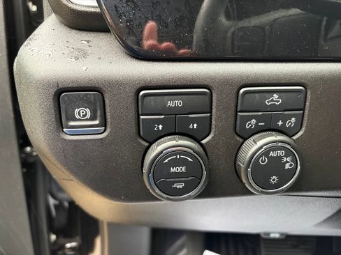 Used 2025 Chevrolet Silverado 1500 LT AWD/4WD image 18