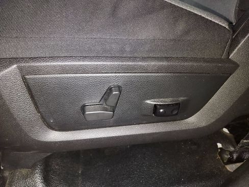 Used 2022 RAM 1500 4x4 Crew Cab Classic image 18