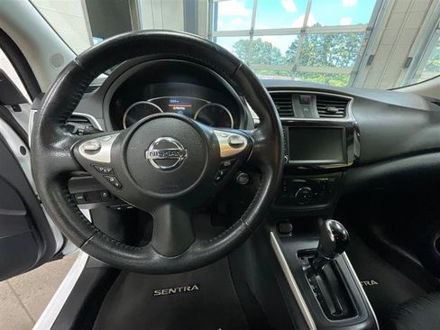 Used 2019 Nissan Sentra SV FWD image 14