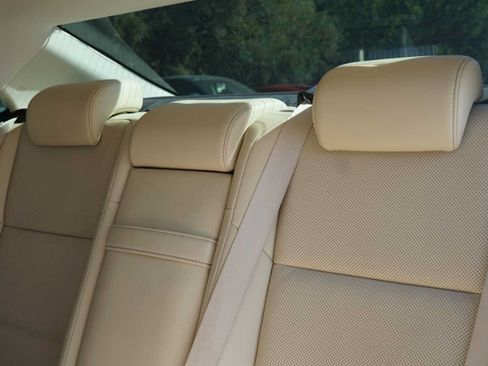 Used 2016 Lexus ES 300h w/ Premium Package w/Wood Trim FWD image 21