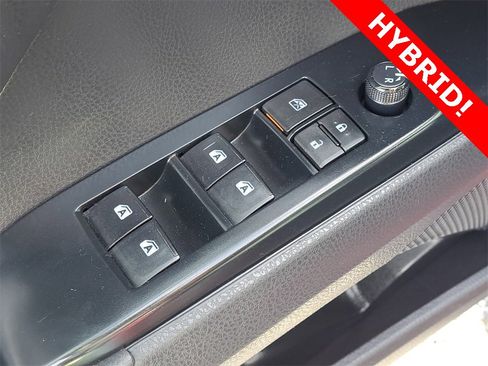 Used 2019 Toyota Camry LE image 20