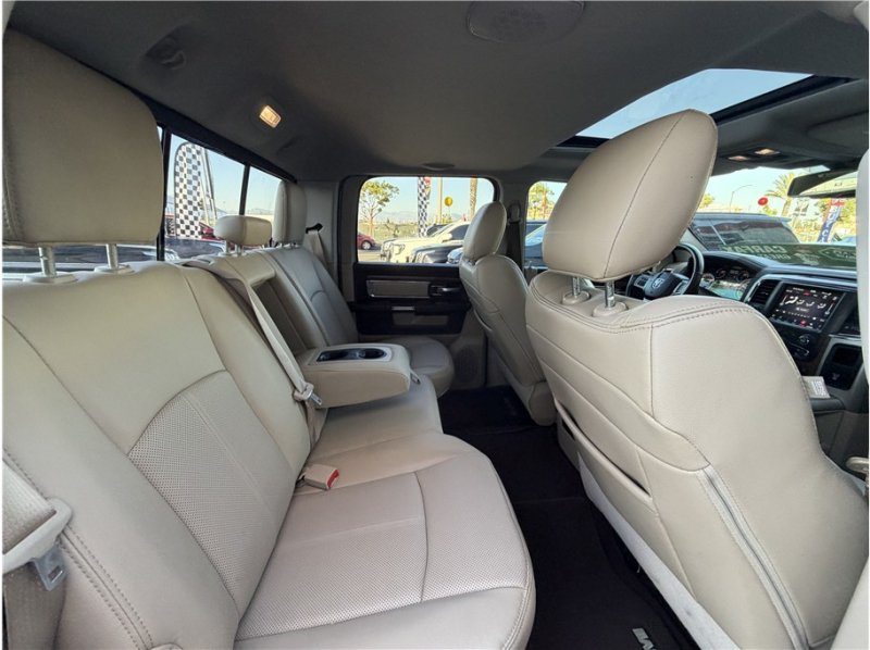 Used 2018 RAM 1500 Laramie w/ Convenience Group AWD/4WD image 27