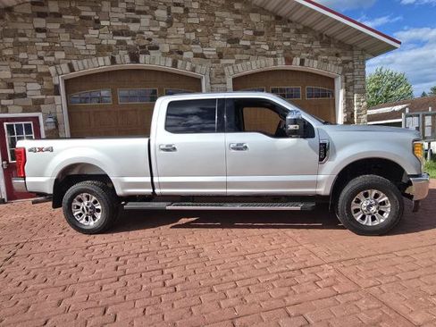 Used 2017 Ford F250 XLT w/ XLT Premium Package AWD/4WD image 2