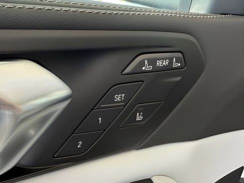 Used 2026 BMW X7 xDrive40i image 19