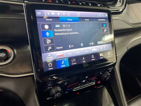 Used 2022 Jeep Grand Cherokee L Limited w/ Trailer Tow Group (B) image 13