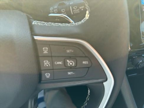 New 2025 Jeep Grand Cherokee Altitude image 33