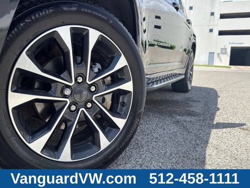 Used 2023 Jeep Grand Cherokee Overland AWD/4WD image 6