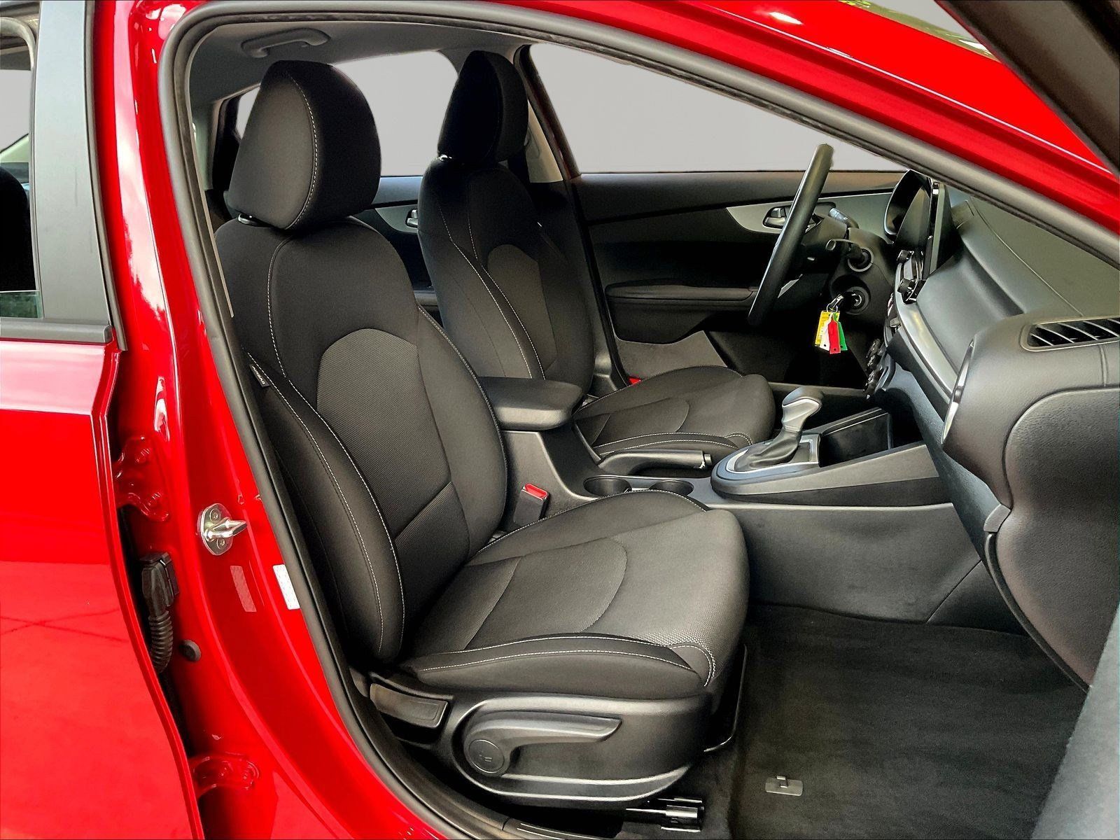 Used 2023 Kia Forte LXS w/ LXS Technology Package FWD image 27