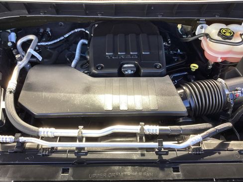 Used 2022 Chevrolet Silverado 1500 Custom w/ Safety Confidence Package image 33