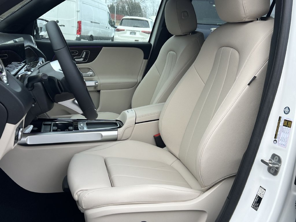 Used 2026 Mercedes-Benz GLB 250 4MATIC image 11