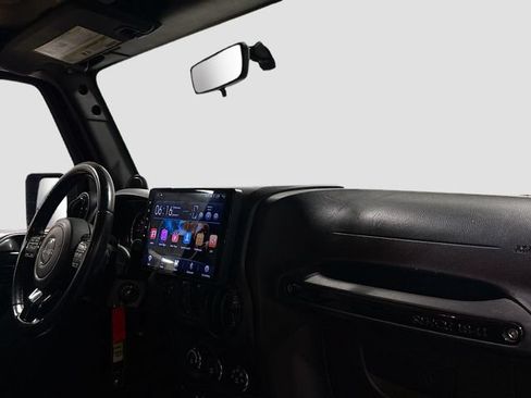Used 2012 Jeep Wrangler Unlimited Sahara AWD/4WD image 23