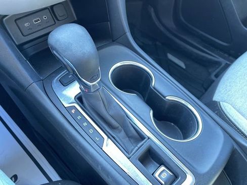 Used 2023 Chevrolet Equinox LS w/ LS Convenience Package image 16