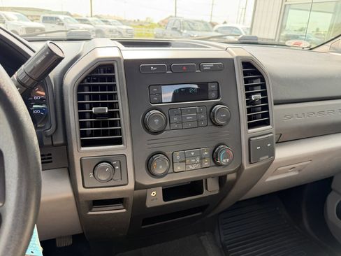 Used 2017 Ford F250 XL w/ Power Equipment Group RWD image 21