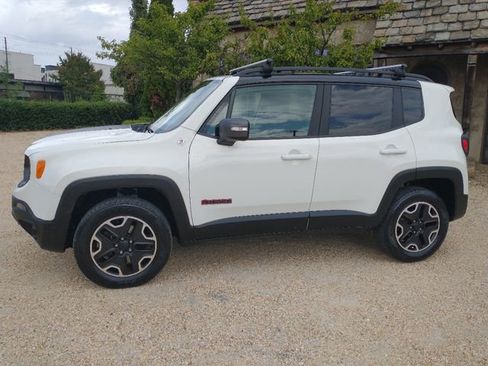 Used 2017 Jeep Renegade Trailhawk w/ Popular Equipment Group image 8