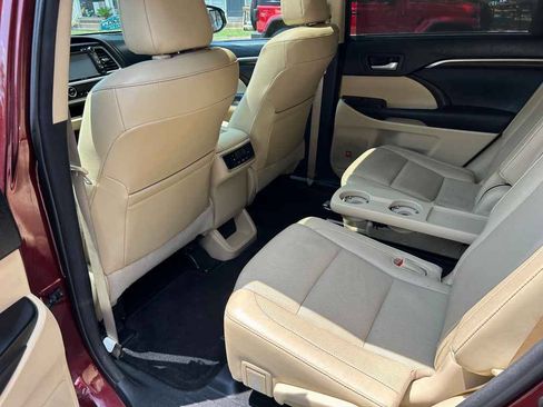 Used 2015 Toyota Highlander Limited AWD/4WD image 10
