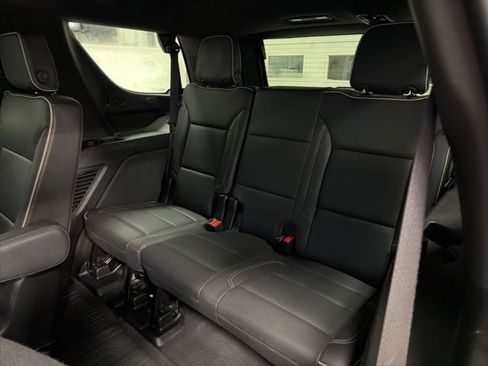 Used 2024 GMC Yukon SLT w/ SLT Luxury Package image 34