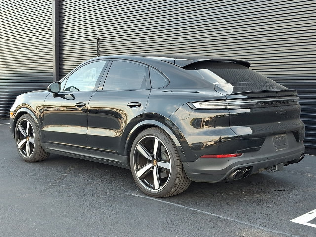Certified 2025 Porsche Cayenne Coupe AWD/4WD image 3