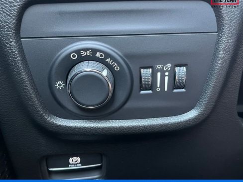 New 2025 Jeep Grand Cherokee L Laredo w/ Trailer Tow Package image 19