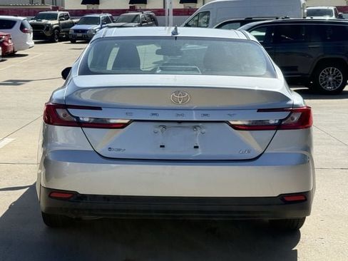 Used 2025 Toyota Camry LE FWD image 5