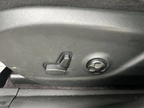 Used 2017 Jeep Cherokee Limited AWD/4WD image 10