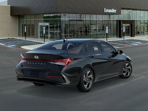 New 2026 Hyundai Elantra SEL Sport Premium FWD image 4