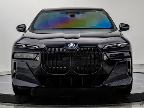 Used 2025 BMW i7 xDrive60 AWD/4WD image 30