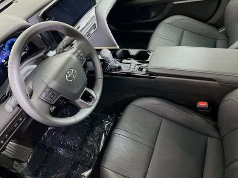 Used 2025 Toyota Camry XSE image 21