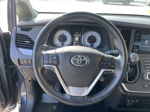 Certified 2020 Toyota Sienna SE w/ SE Preferred Package image 16