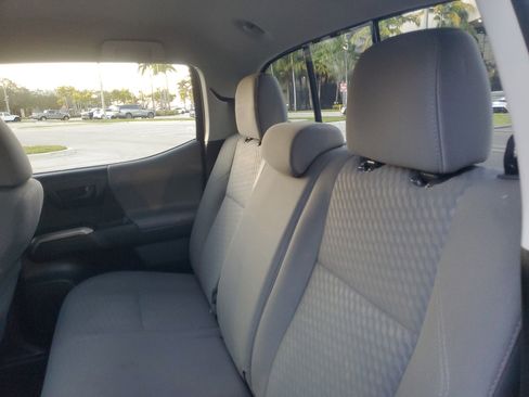 Used 2022 Toyota Tacoma SR5 w/ Technology Package image 12