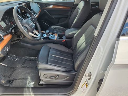 Used 2023 Audi Q5 2.0T Premium w/ Convenience Package image 11