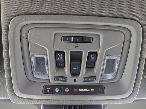 Used 2023 GMC Sierra 1500 SLT w/ SLT Convenience Package AWD/4WD image 22