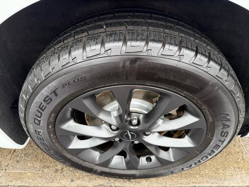 Used 2021 Chrysler Pacifica Limited w/ S Appearance Package AWD/4WD image 21