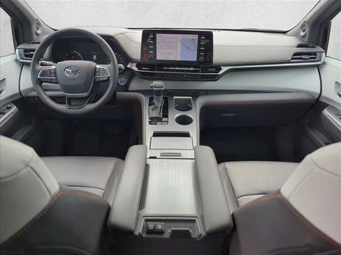 Used 2024 Toyota Sienna XSE w/ XSE Plus Package FWD image 24