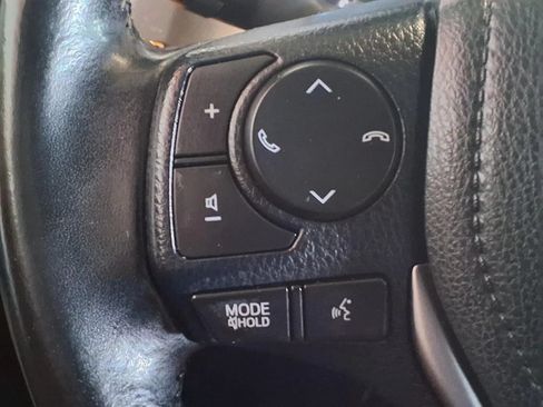 Used 2018 Toyota RAV4 Limited AWD/4WD image 25