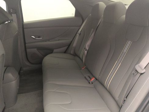 Used 2024 Hyundai Elantra SEL image 18