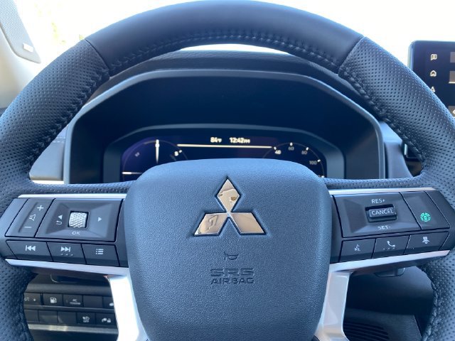 New 2026 Mitsubishi Outlander SEL AWD/4WD image 15
