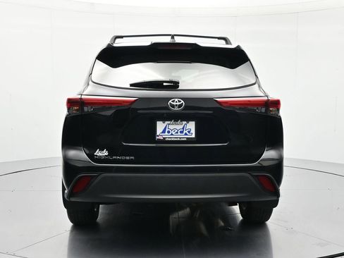 Used 2023 Toyota Highlander L FWD image 6