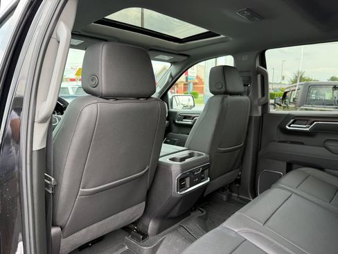 Used 2025 GMC Sierra 1500 SLT w/ SLT Premium Package AWD/4WD image 9