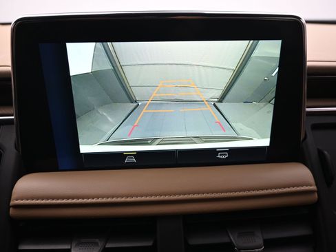 Used 2023 Chevrolet Tahoe Premier AWD/4WD image 18