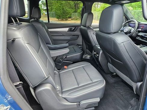 Used 2025 Buick Enclave Preferred FWD image 19