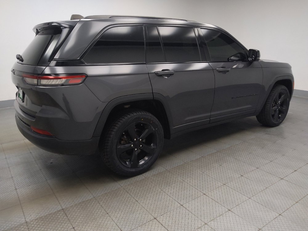 Used 2023 Jeep Grand Cherokee Altitude AWD/4WD image 10