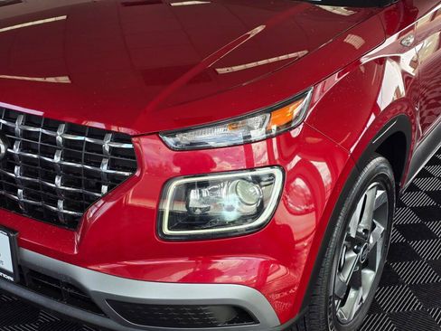 Used 2022 Hyundai Venue Limited FWD image 10