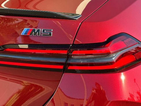 Used 2025 BMW M5 w/ Carbon Package image 33