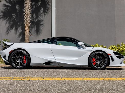 New 2026 McLaren 750S RWD image 9