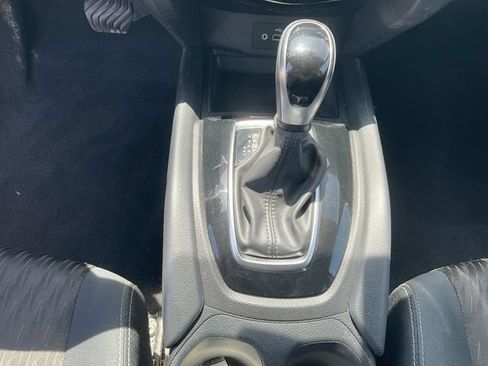 Used 2019 Nissan Rogue SV AWD/4WD image 25