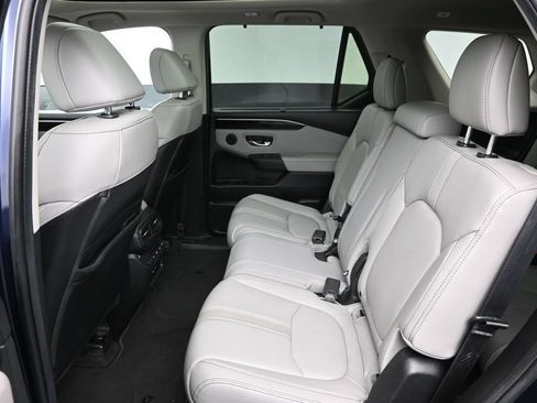 Certified 2024 Honda Pilot Touring image 24